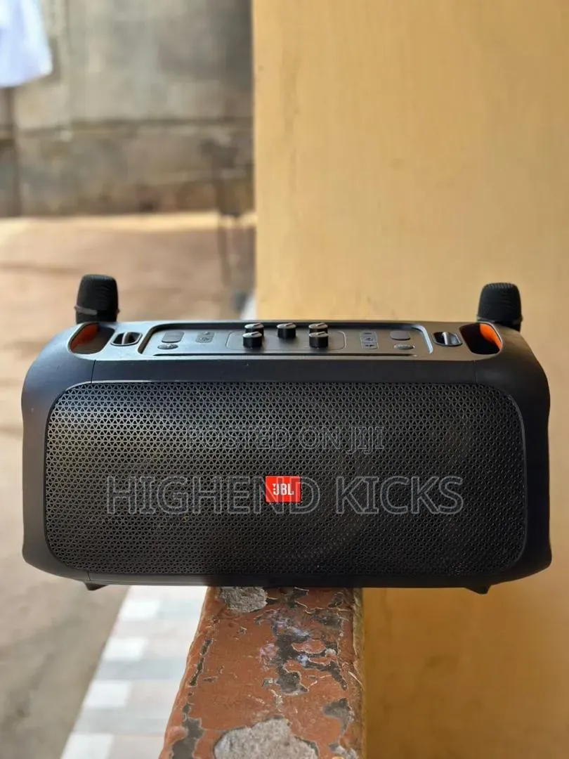 JBL PartyBox on the Go
