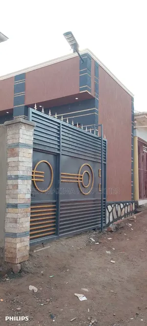 5bdrm House in Nansana Town, Central Division for sale