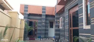 5bdrm House in Nansana Town, Central Division for sale