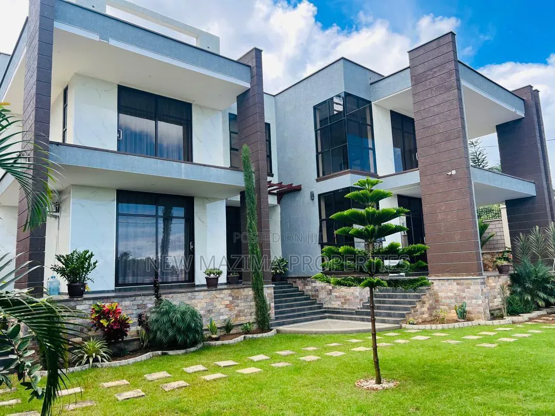 5bdrm Maisonette in Namulands, Central Division for sale