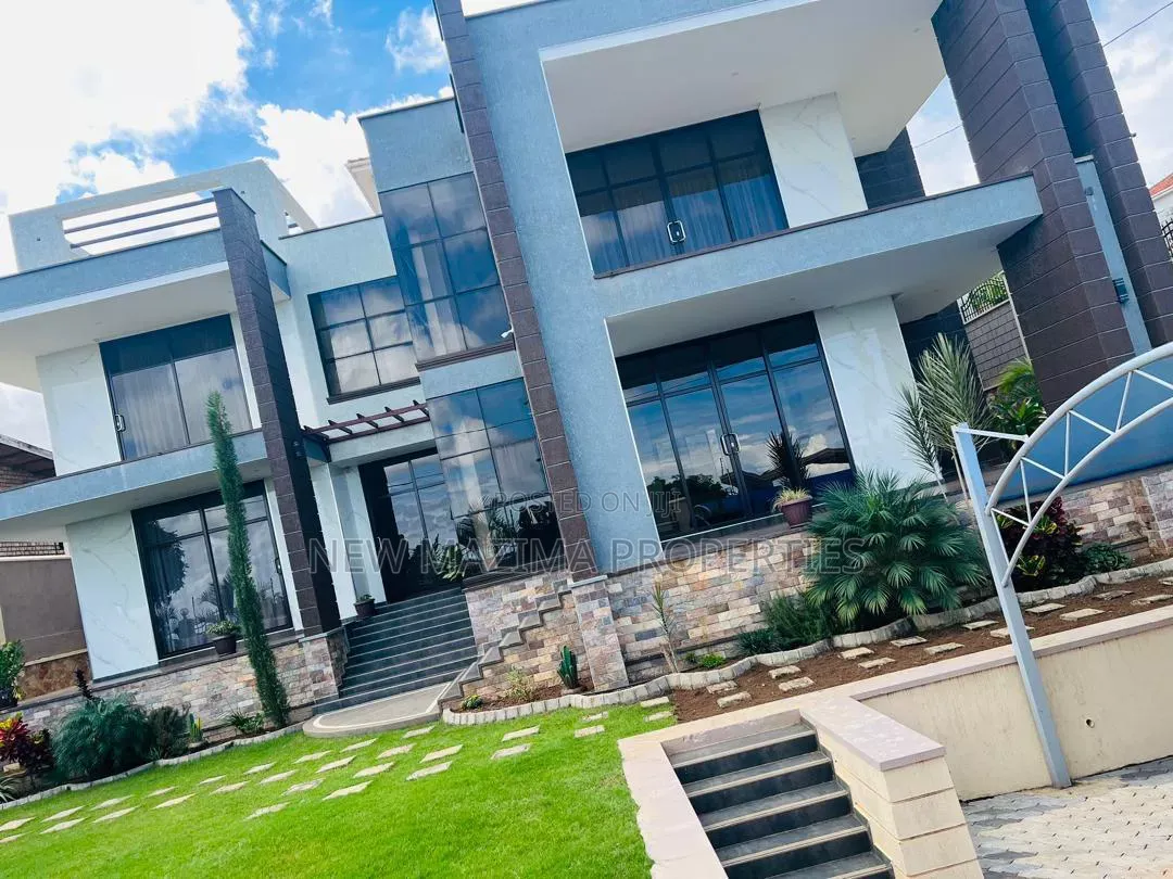 5bdrm Maisonette in Namulands, Central Division for sale