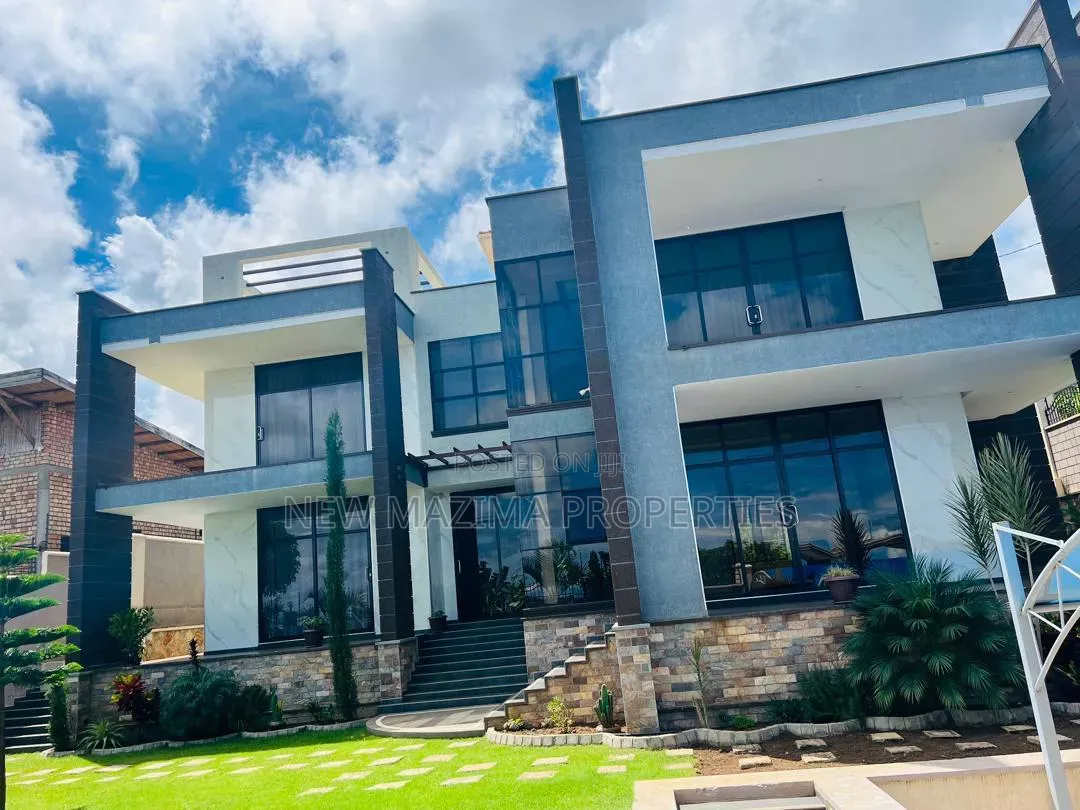 5bdrm Maisonette in Namulands, Central Division for sale