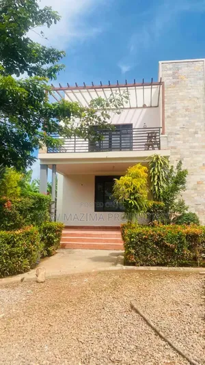 6bdrm Maisonette in Namulanda Ntebe Rd, Central Division for sale