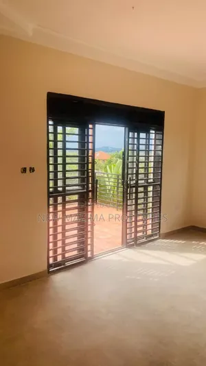 6bdrm Maisonette in Namulanda Ntebe Rd, Central Division for sale