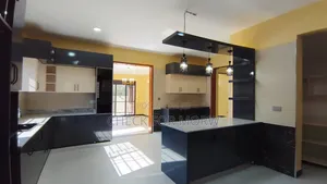 5bdrm Duplex in Akright, Central Division for rent