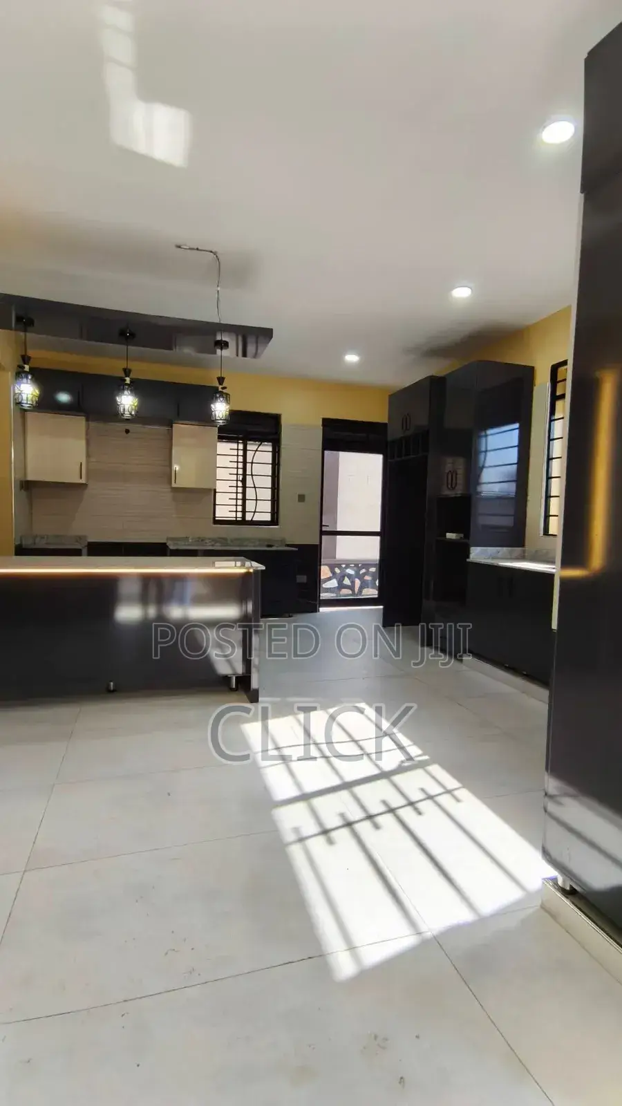 5bdrm Duplex in Akright, Central Division for rent