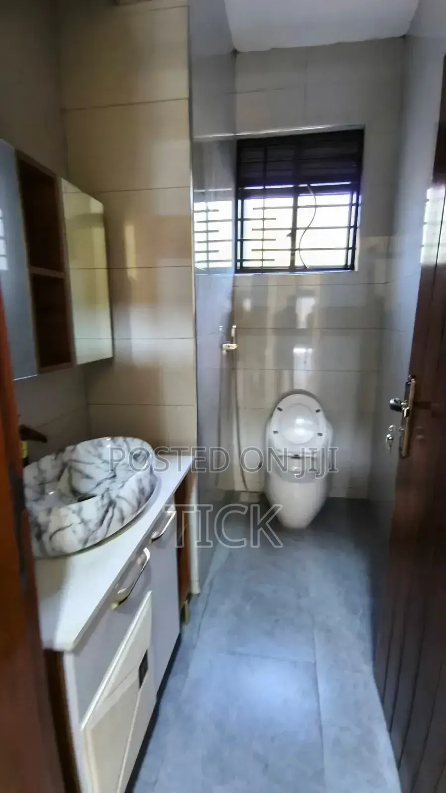5bdrm Duplex in Akright, Central Division for rent