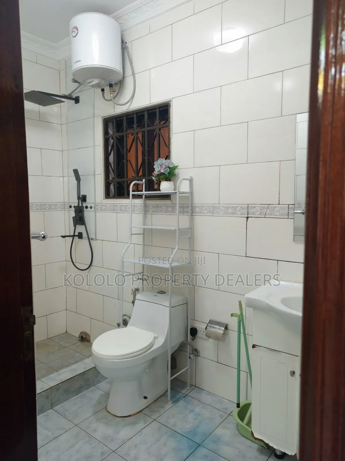 Furnished 8bdrm Duplex in Lugogo Bypass, Central Division for rent