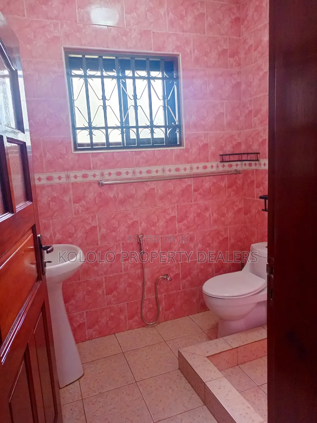 Furnished 8bdrm Duplex in Lugogo Bypass, Central Division for rent