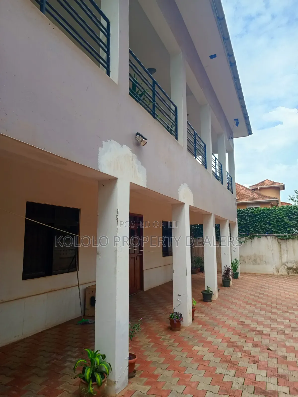 Furnished 8bdrm Duplex in Lugogo Bypass, Central Division for rent