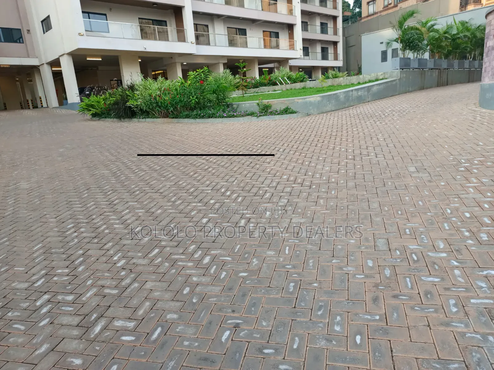 3bdrm Apartment in Kololo, Central Division for sale