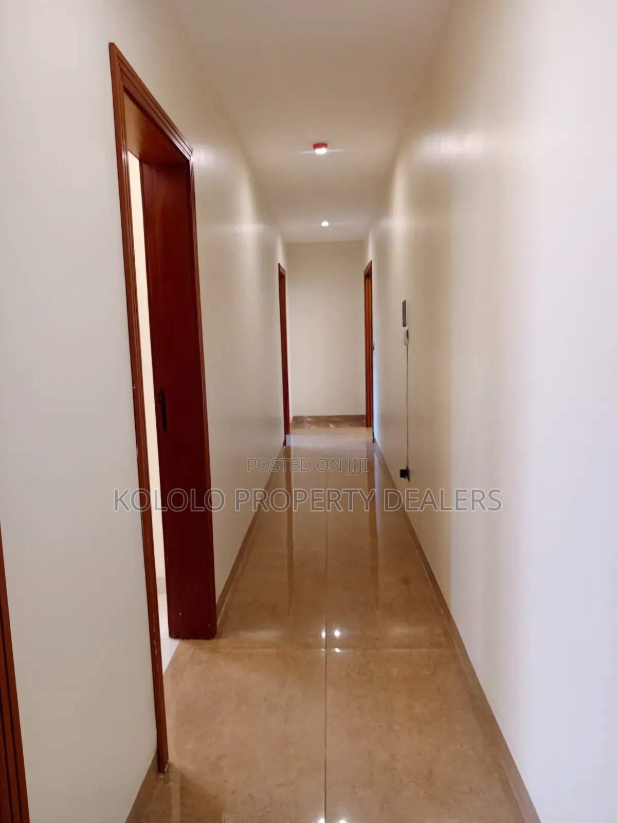 3bdrm Apartment in Kololo, Central Division for sale