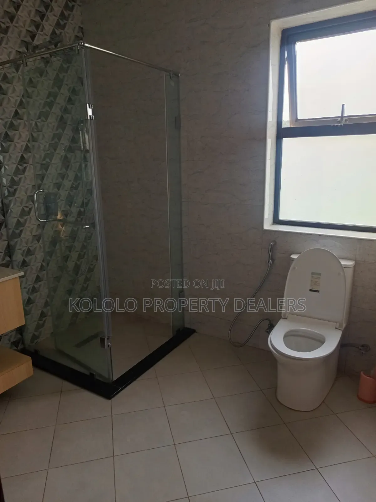 3bdrm Apartment in Kololo, Central Division for sale
