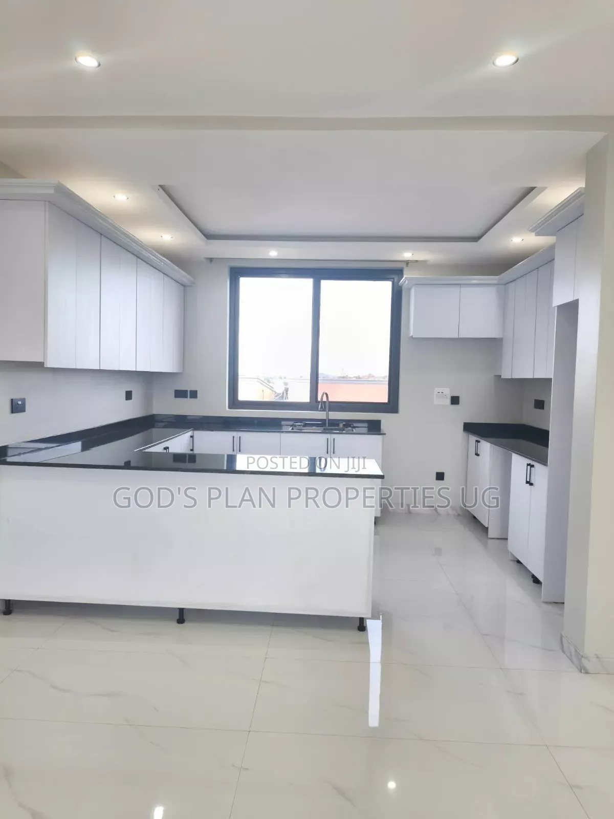 3bdrm Apartment in Kololo, Central Division for rent