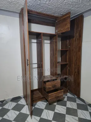 5' X 8' Wardrobe Installation