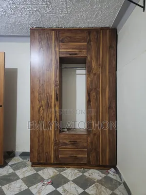 5' X 8' Wardrobe Installation