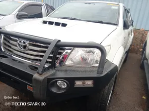 Toyota Hilux 2012 White