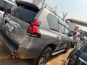 Toyota Land Cruiser Prado 2018 Gray