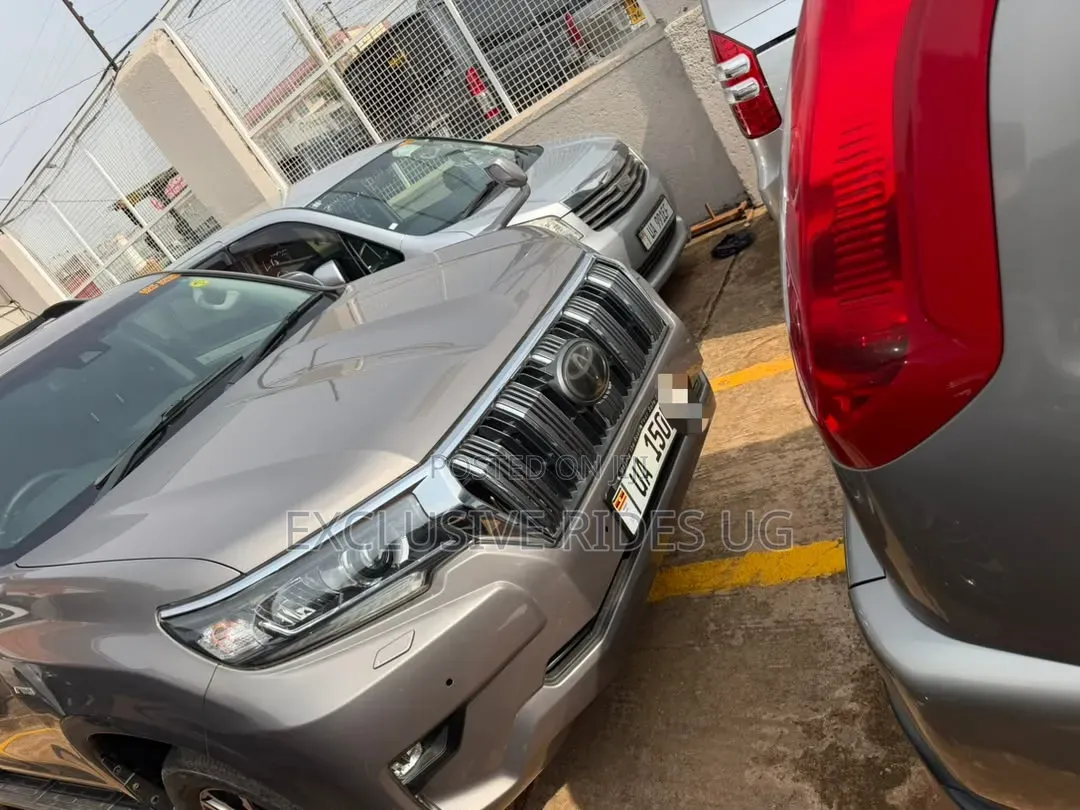 Toyota Land Cruiser Prado 2018 Gray