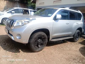 Toyota Land Cruiser 2016 White