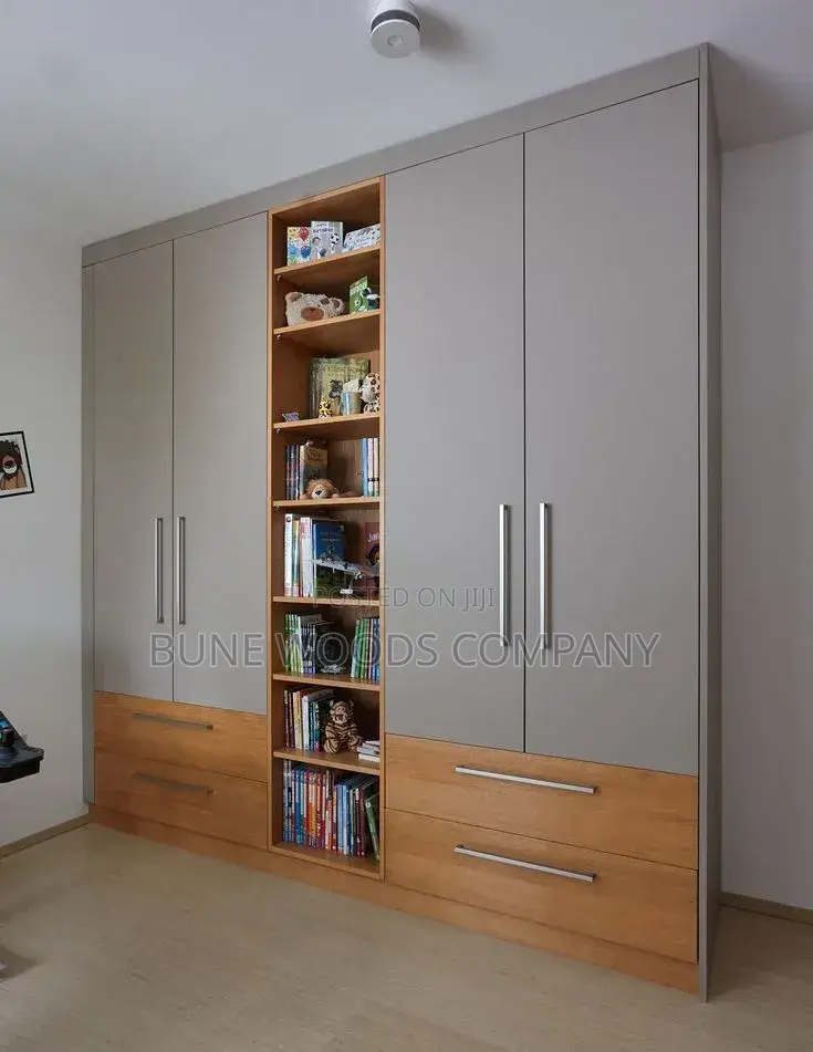 Inbuilt Wardrobe