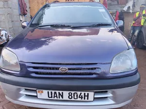Toyota Raum 2000