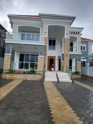 6bdrm Mansion in Muyenga, Central Division for rent