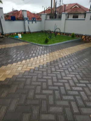 6bdrm Mansion in Muyenga, Central Division for rent