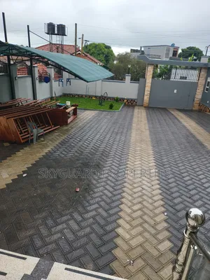 6bdrm Mansion in Muyenga, Central Division for rent