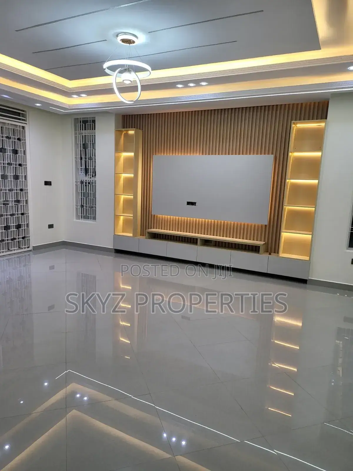 6bdrm Mansion in Muyenga, Central Division for rent