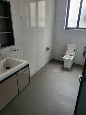 6bdrm Villa in Munyonyo, Central Division for rent