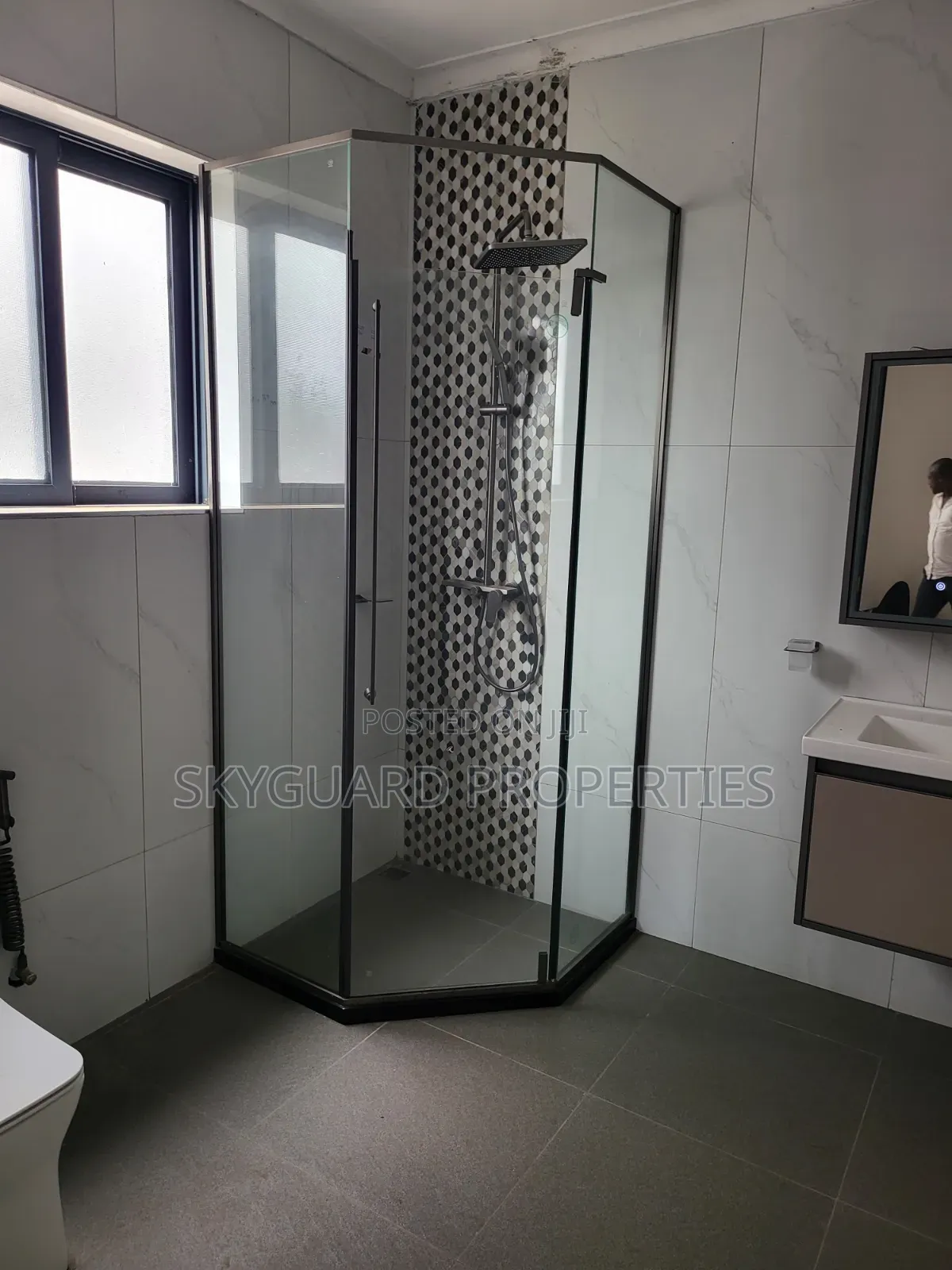 6bdrm Villa in Munyonyo, Central Division for rent