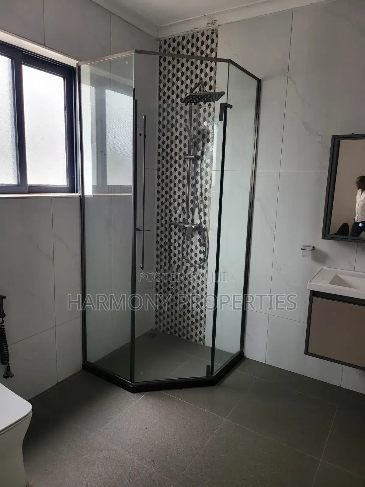 6bdrm Villa in Munyonyo, Central Division for rent