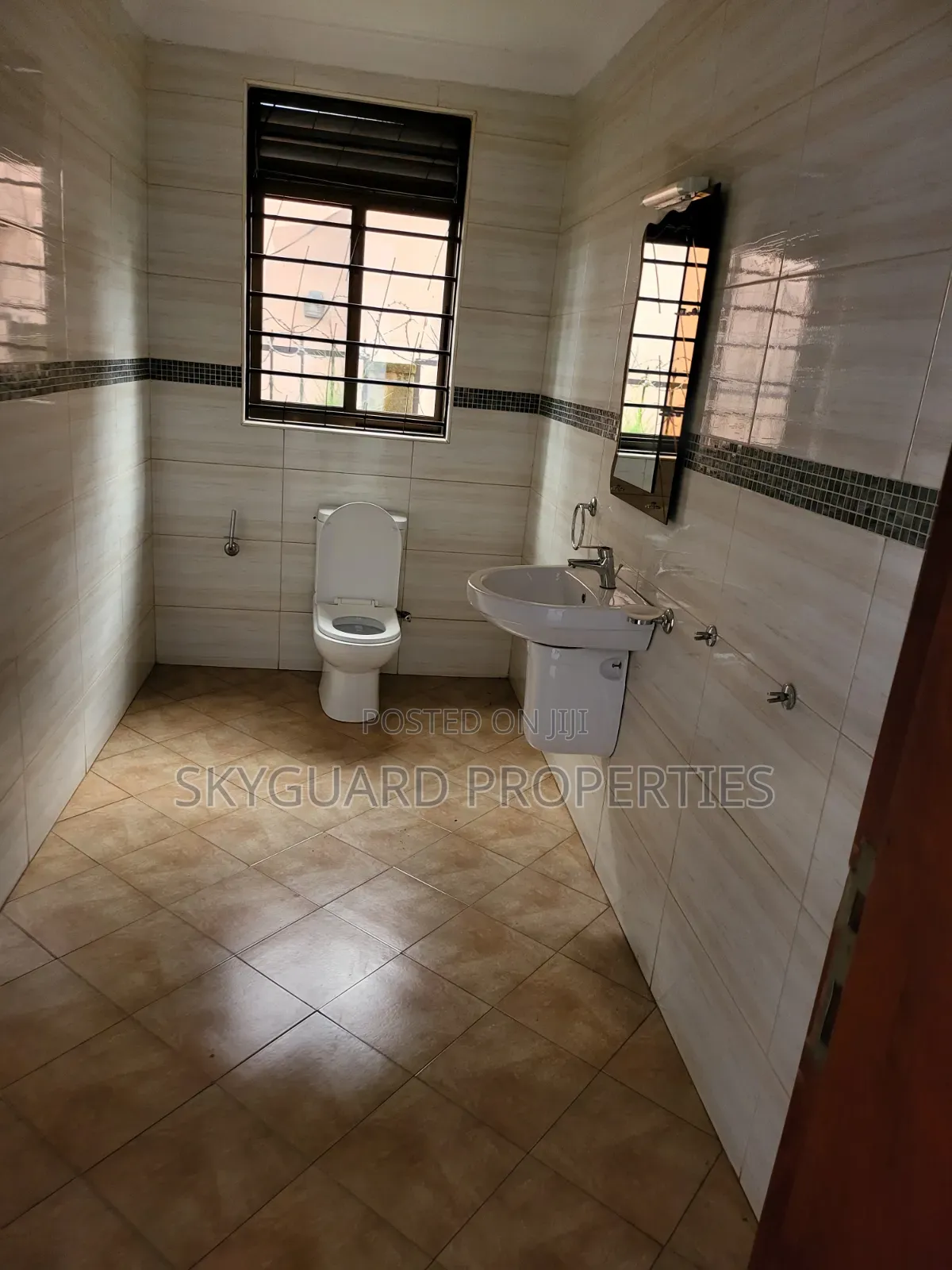 5bdrm House in Muyenga Bukasa, Central Division for rent