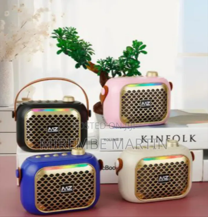 CMIK MK-A13 Retro-Style Portable Bluetooth Speaker With a Gold