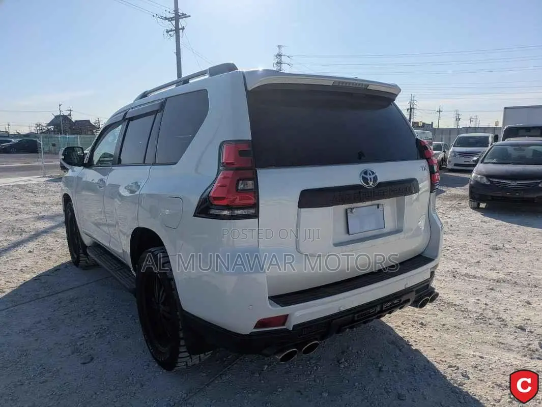 Toyota Land Cruiser Prado 2.7 2023 White