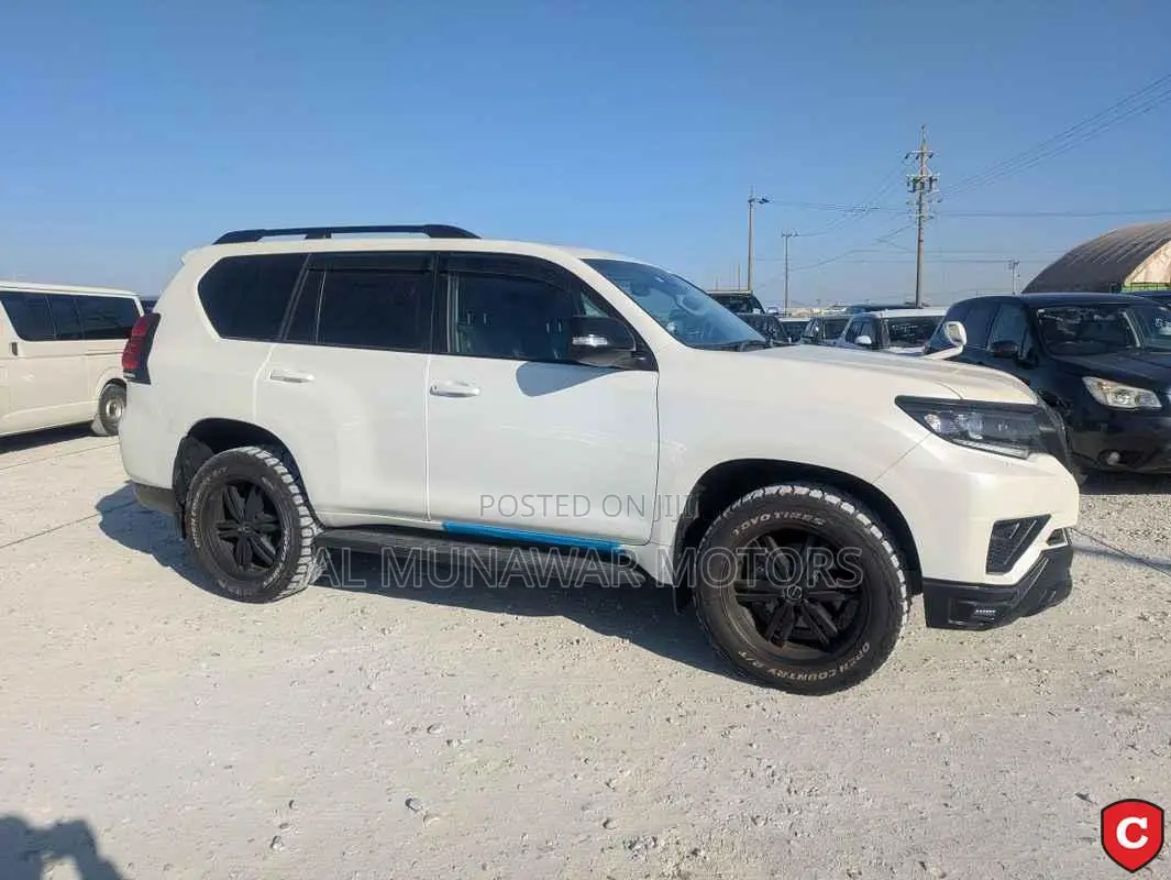 Toyota Land Cruiser Prado 2.7 2023 White