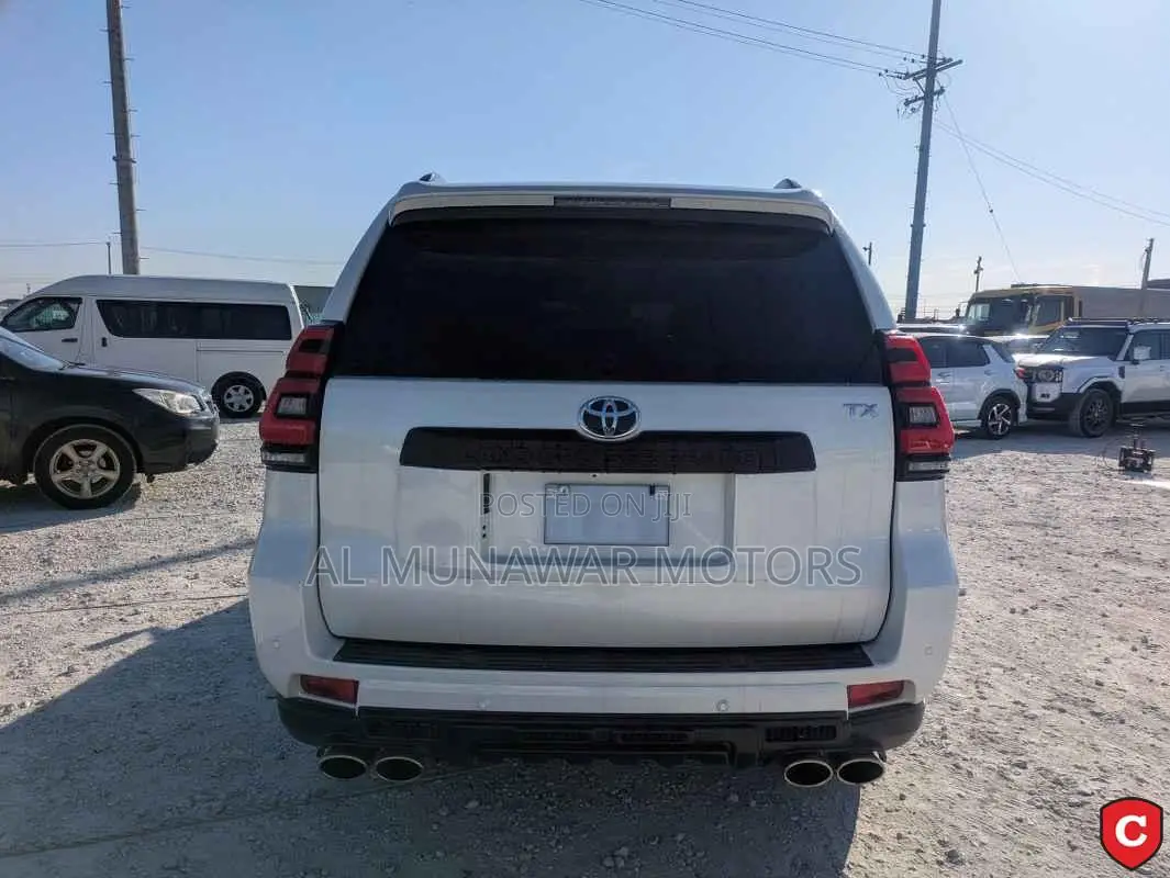 Toyota Land Cruiser Prado 2.7 2023 White