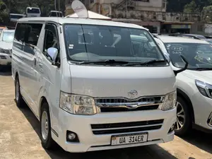 Toyota HiAce 2013 White