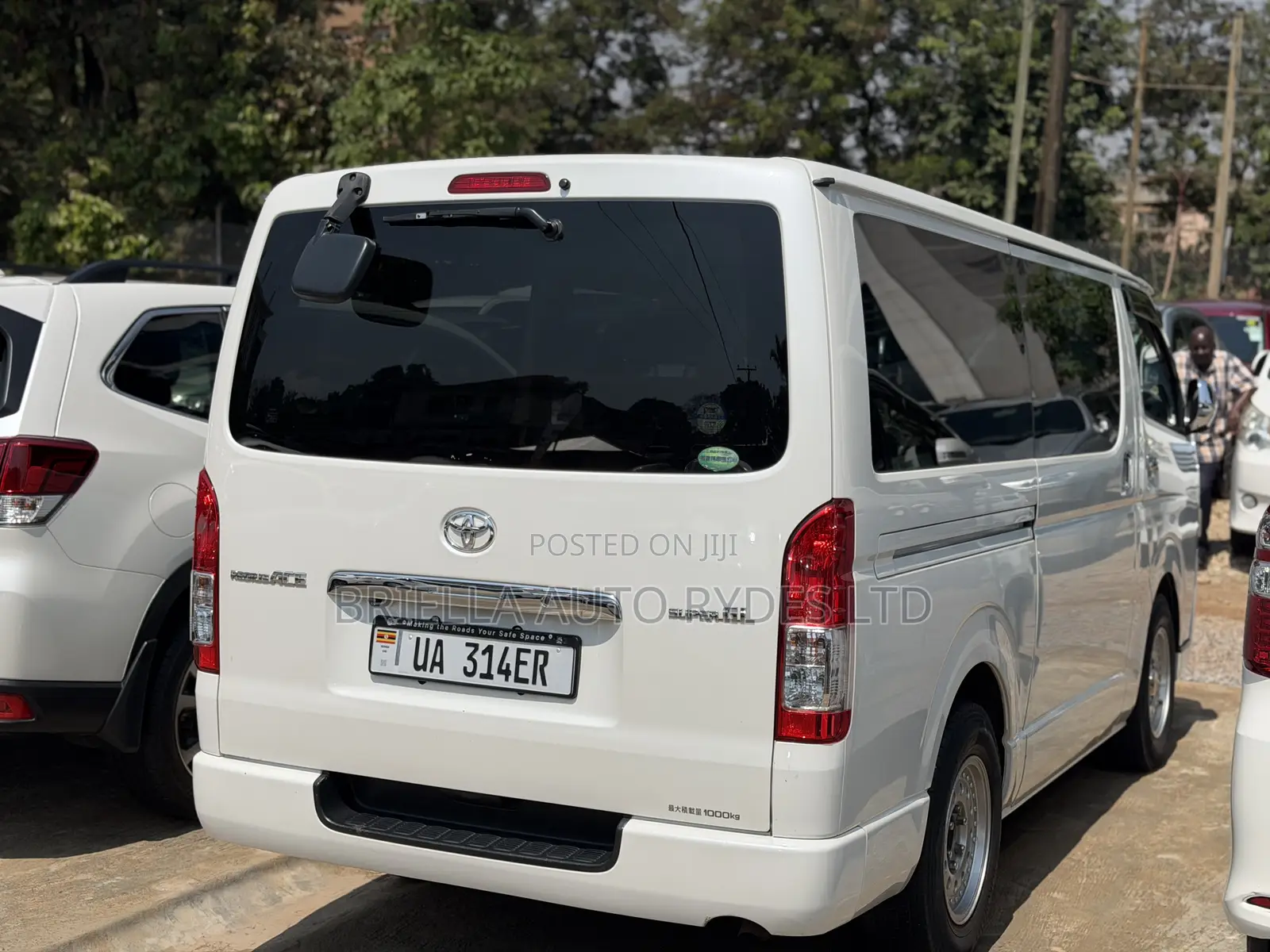 Toyota HiAce 2013 White