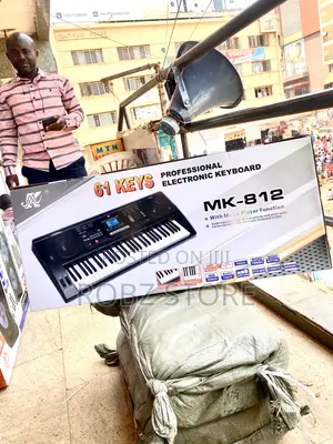 Piano Mk 812