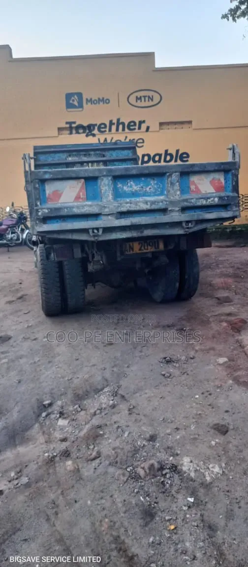 Isuzu Elf Tipper 1998 Blue
