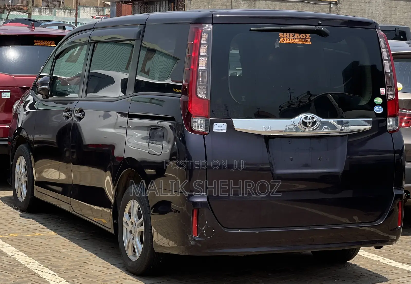Toyota Noah 2.0 FWD (8 Seater) 2014 Purple