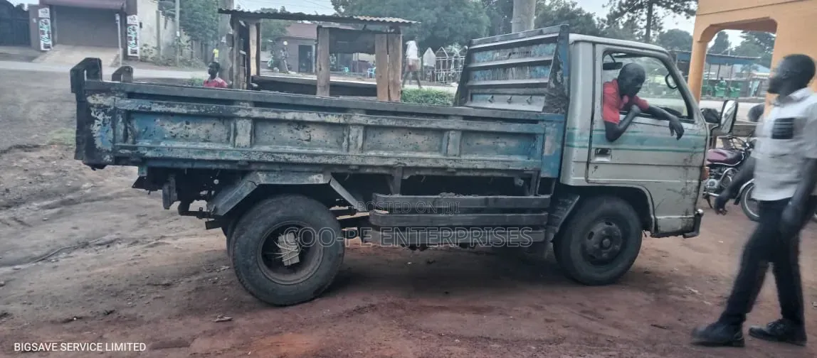 Isuzu Elf Tipper 1998 Blue
