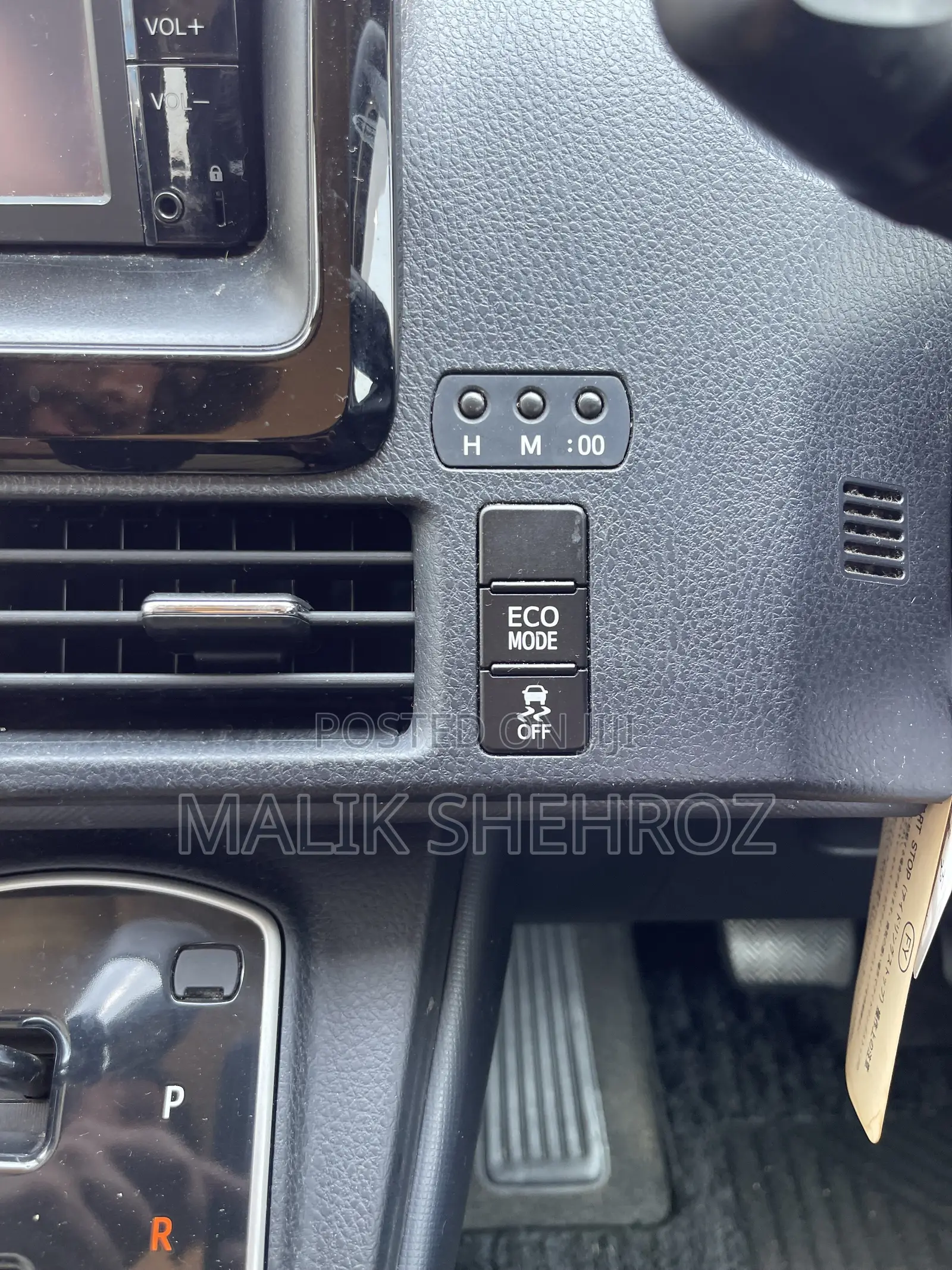 Toyota Noah 2.0 FWD (8 Seater) 2014 Purple