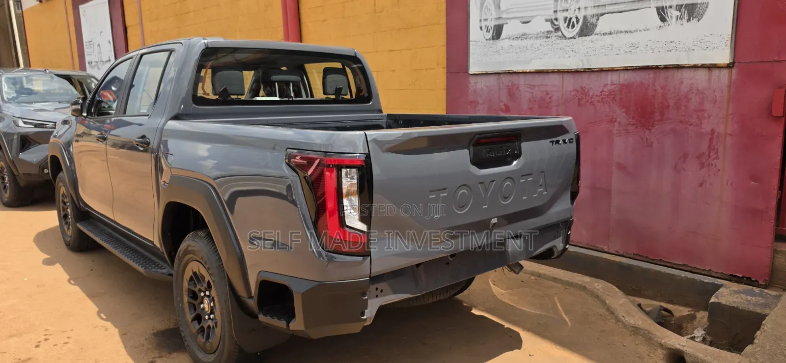 New Toyota Hilux 2026 Gray
