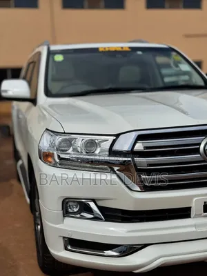 Toyota Land Cruiser 2022 White