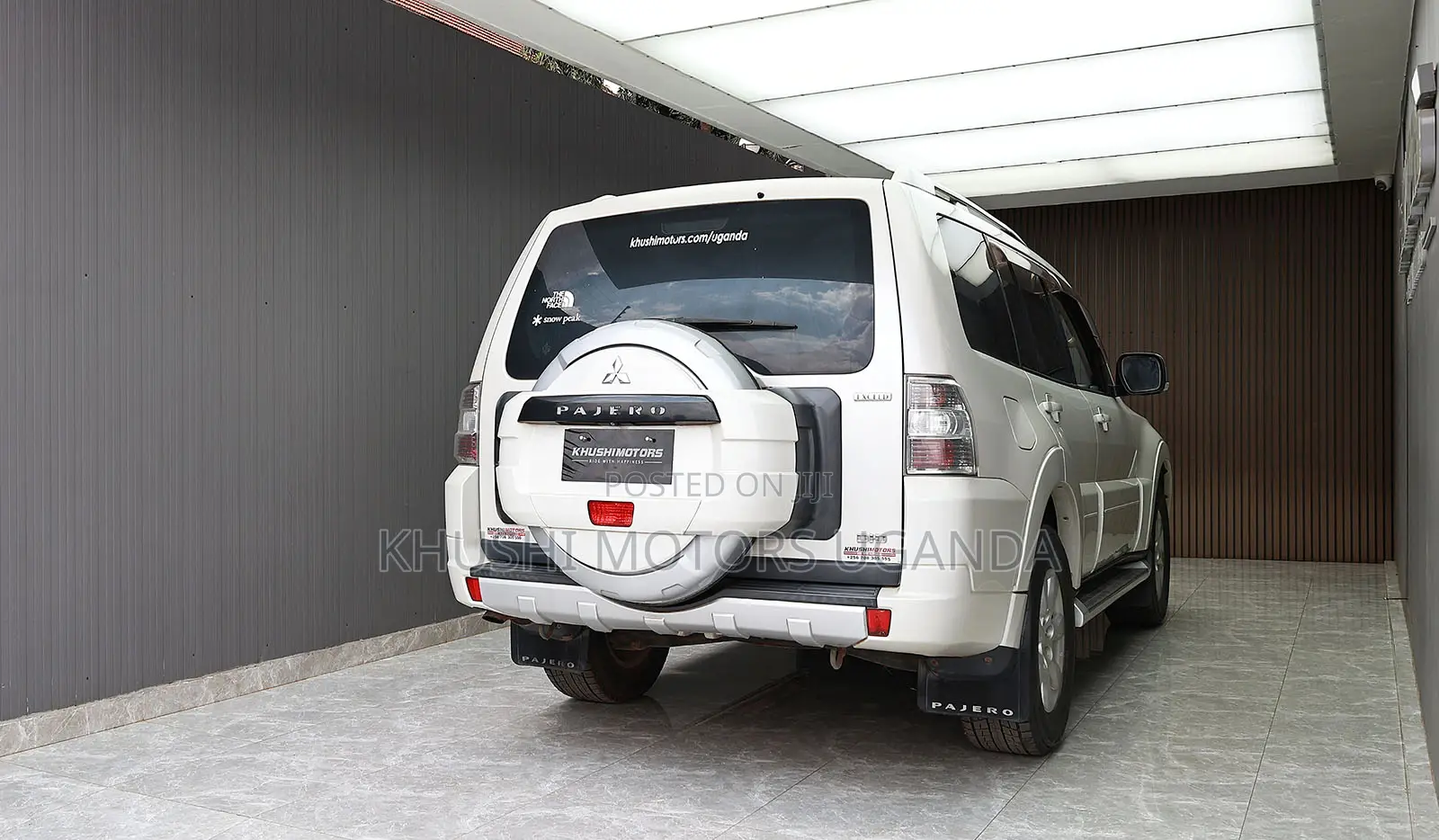 Mitsubishi Pajero 2012 White