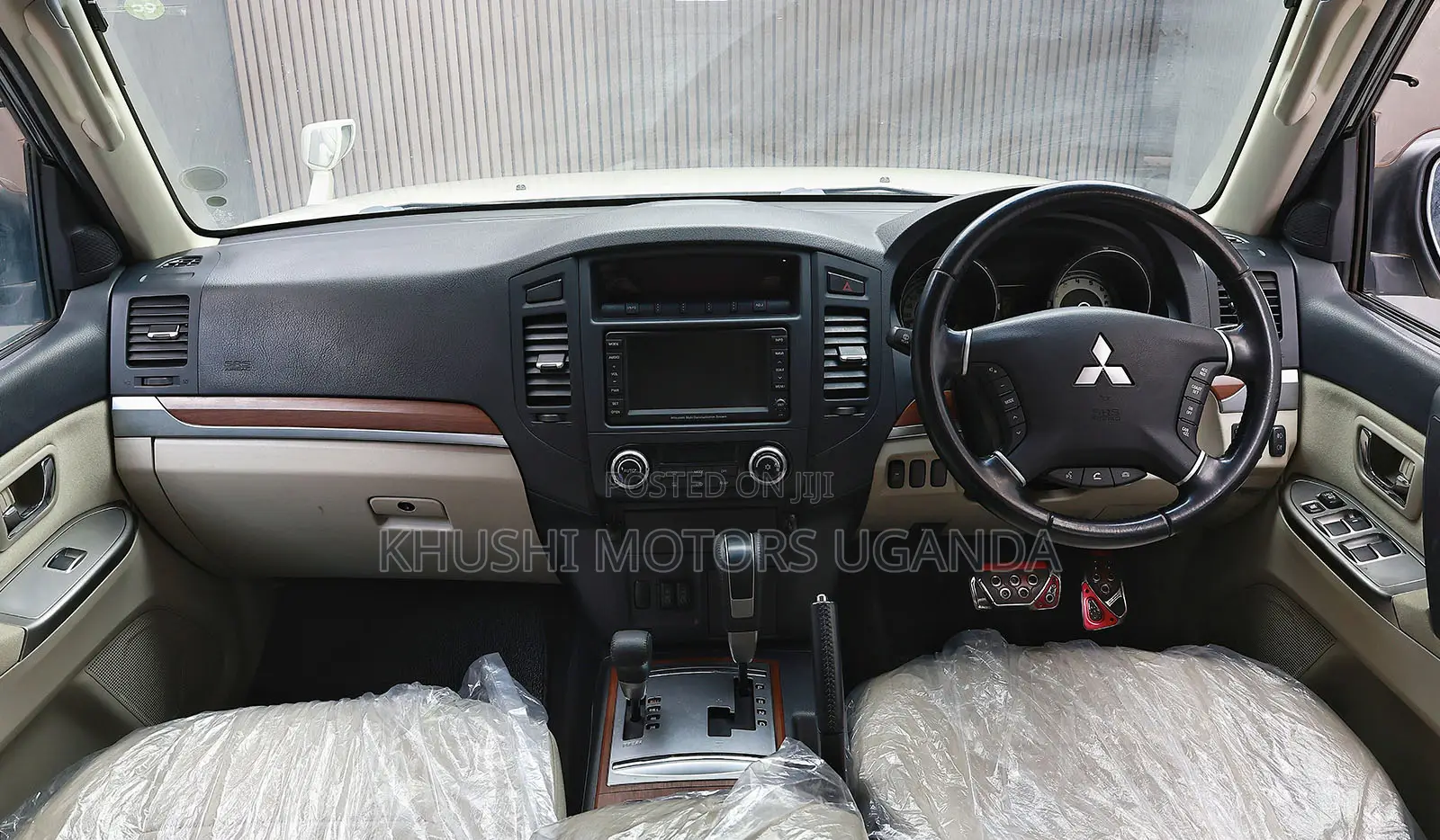 Mitsubishi Pajero 2012 White