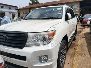 Toyota Land Cruiser 2013 White